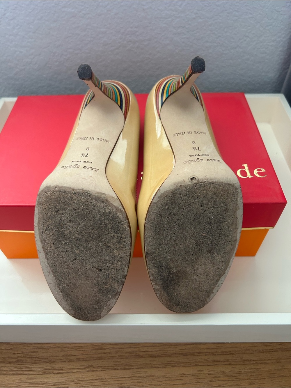kate spade Karolina Patent Pumps RARE FIND with Multicolor Striped Heels - Picture 8 of 8